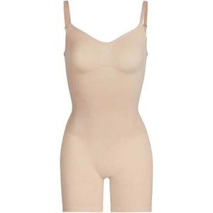 Shaping/Sculpting Bodysuit Mid Thigh W. Open Gusset